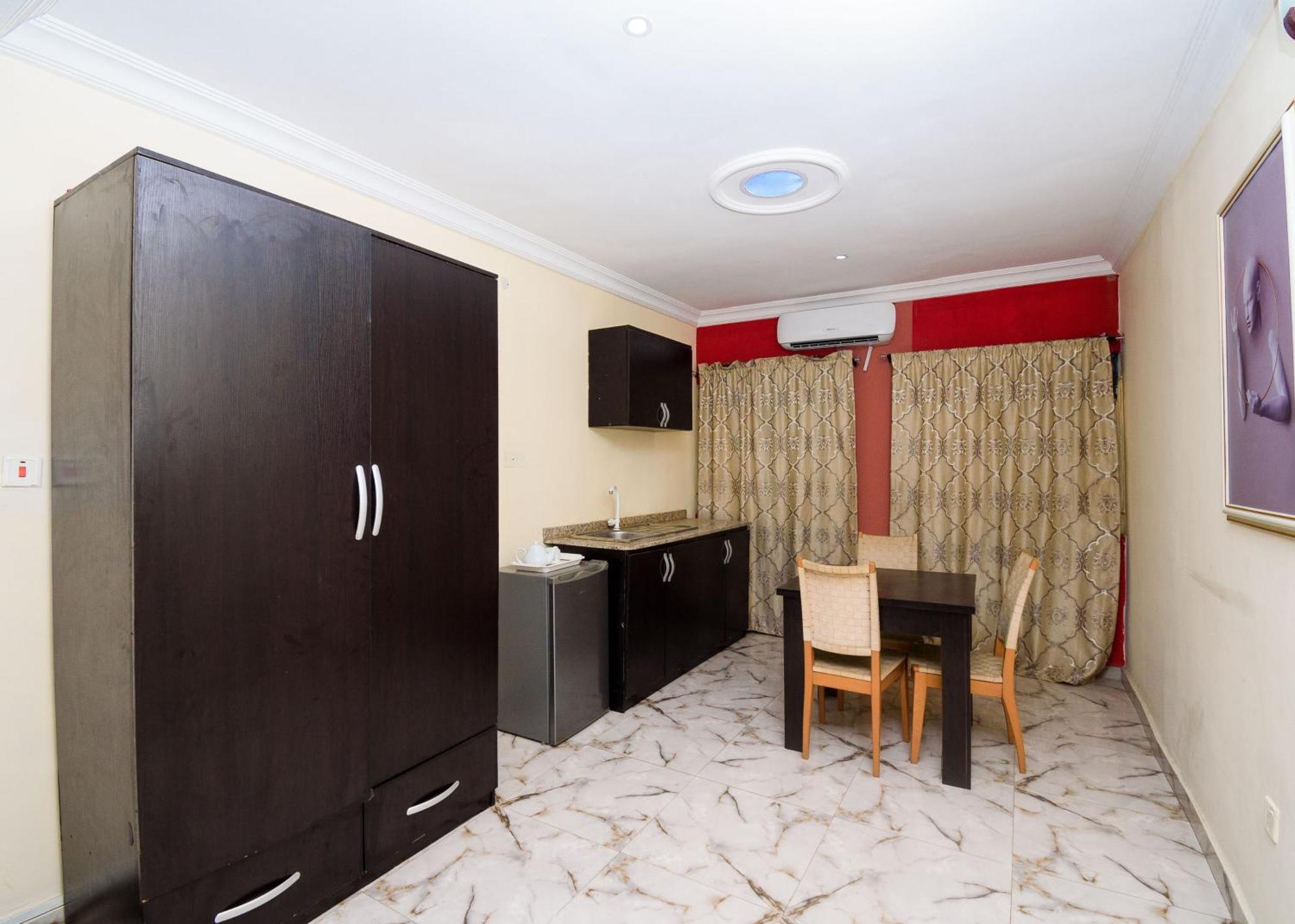 D'Tavern Apartment Ibadan Ngoại thất bức ảnh