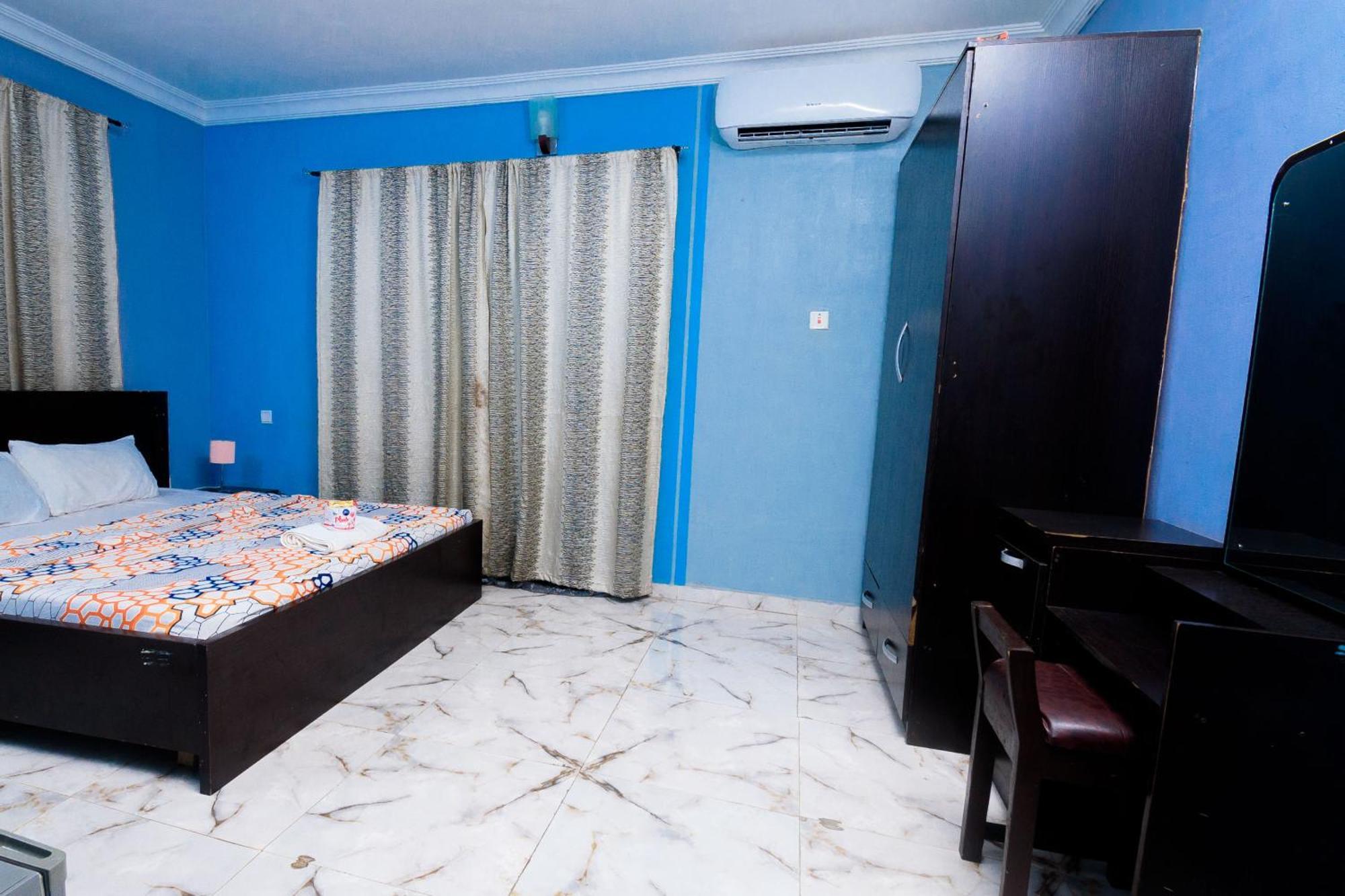 D'Tavern Apartment Ibadan Ngoại thất bức ảnh