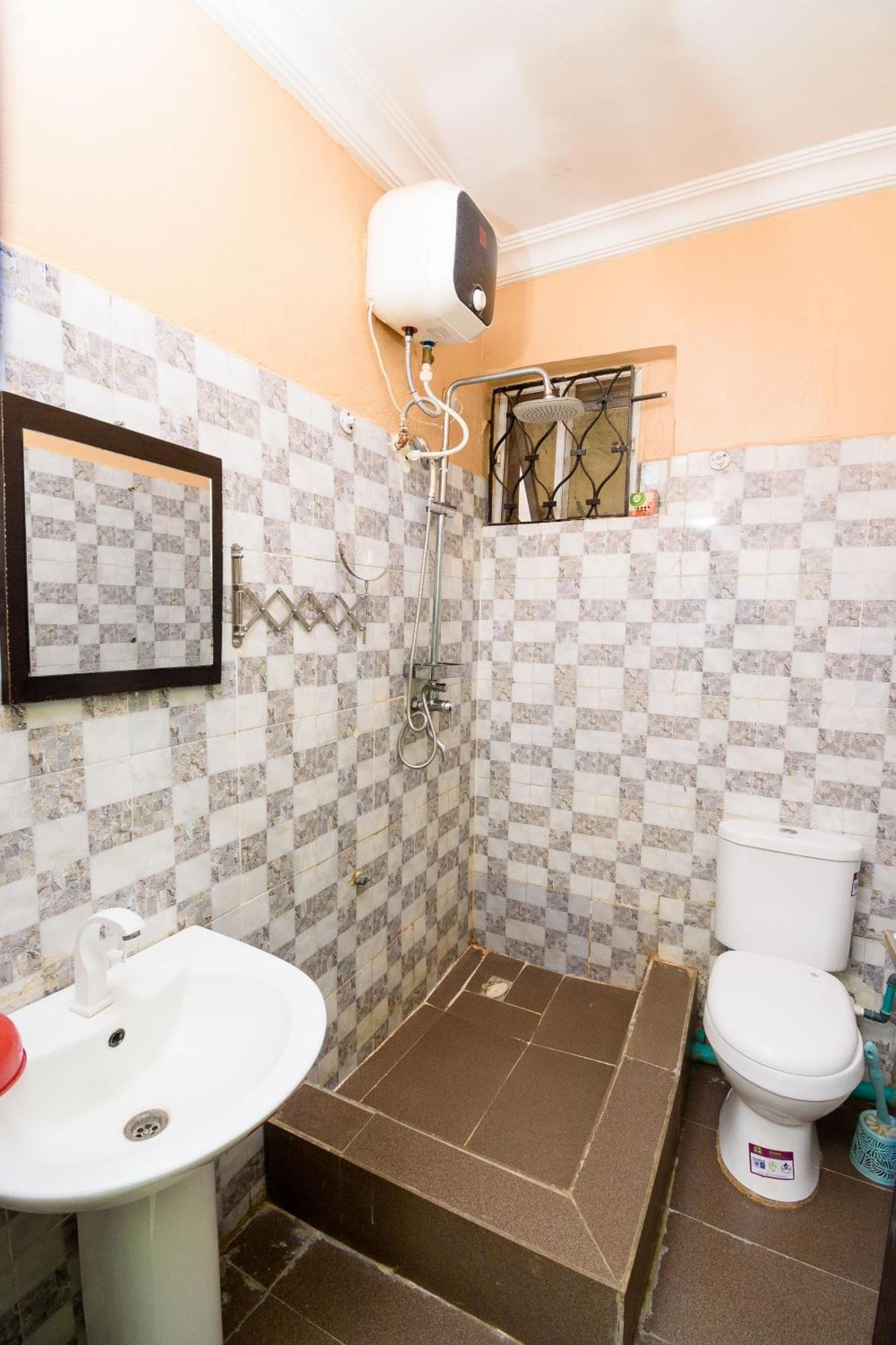D'Tavern Apartment Ibadan Ngoại thất bức ảnh