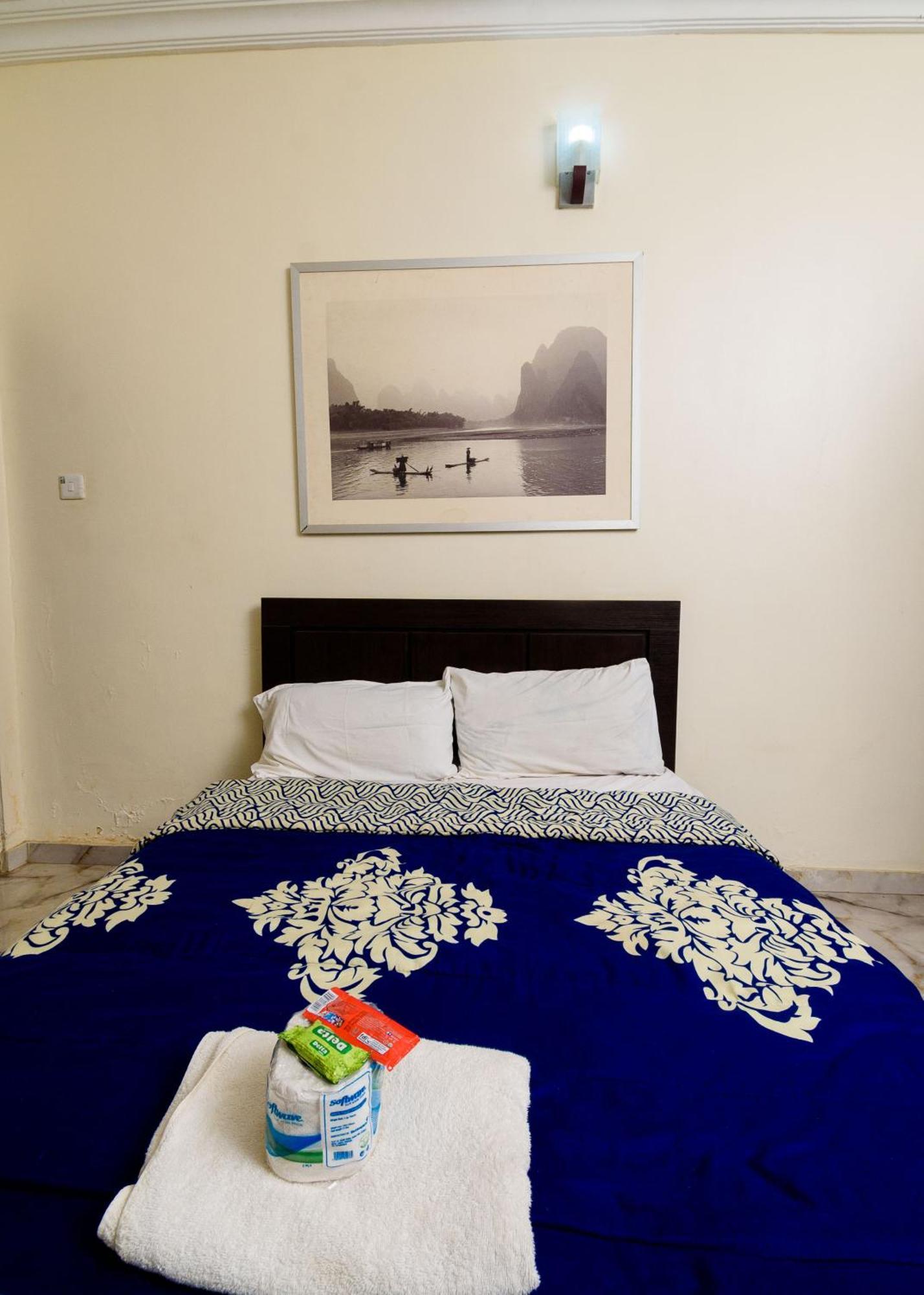 D'Tavern Apartment Ibadan Ngoại thất bức ảnh