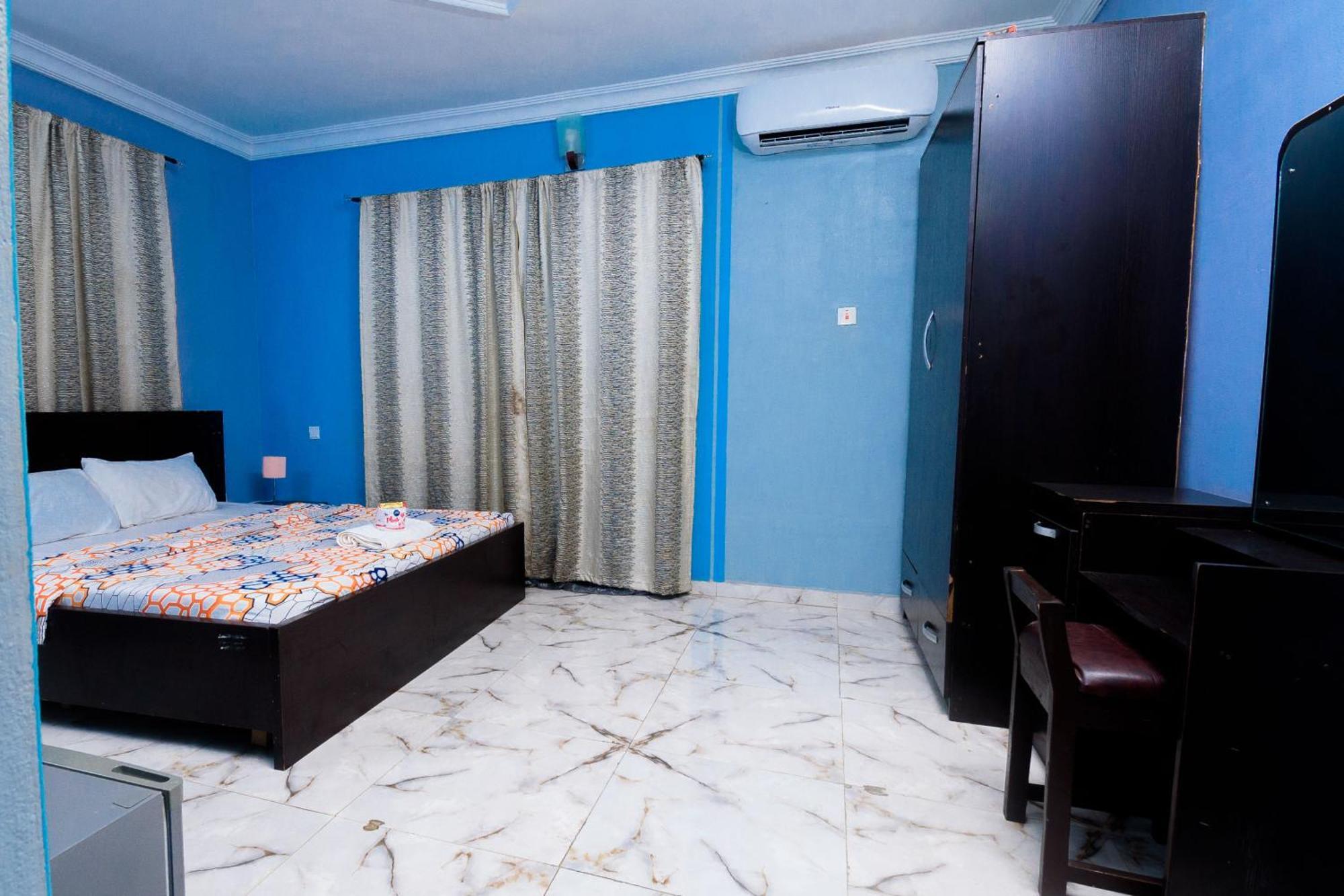 D'Tavern Apartment Ibadan Ngoại thất bức ảnh