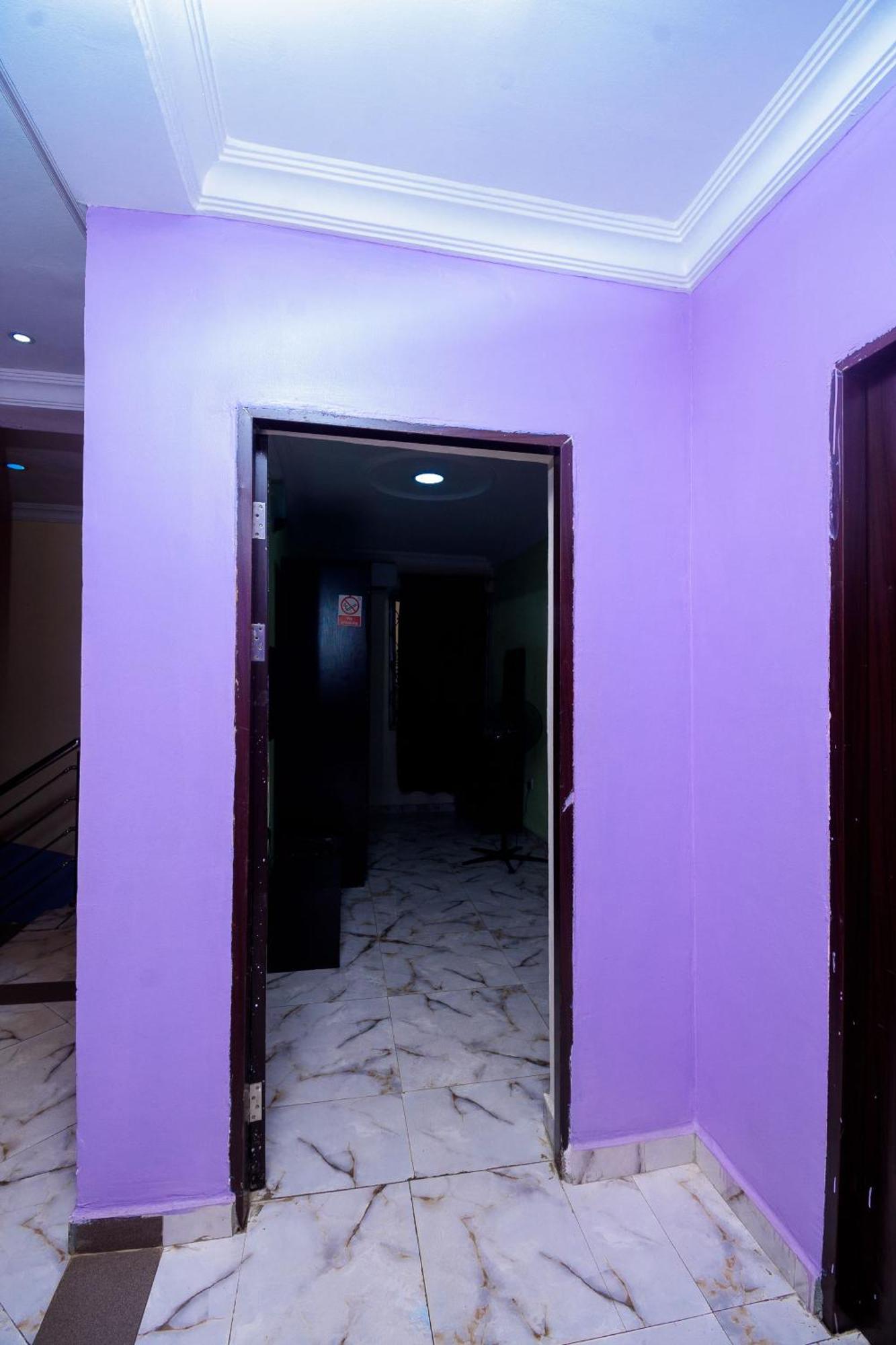 D'Tavern Apartment Ibadan Ngoại thất bức ảnh