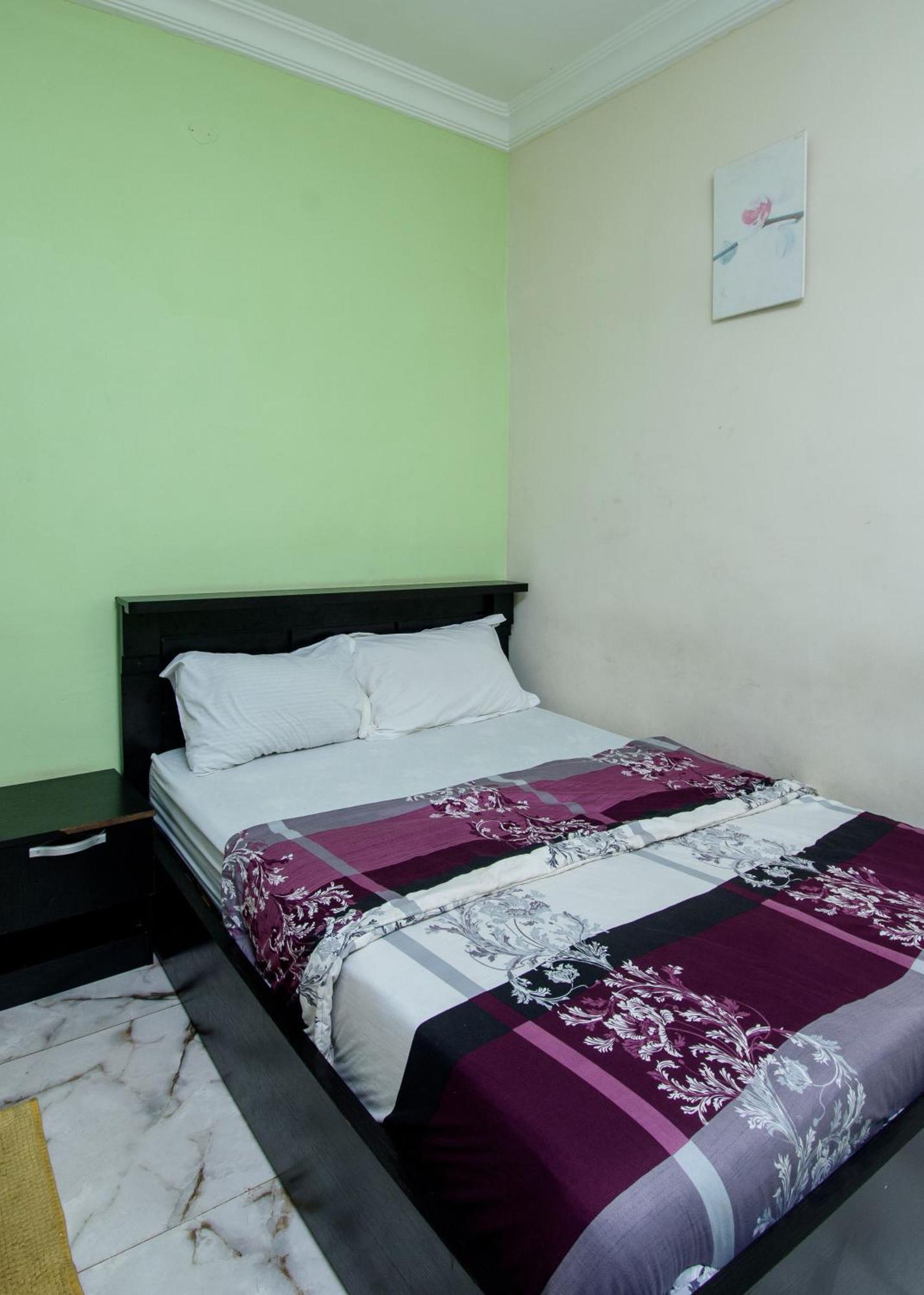 D'Tavern Apartment Ibadan Ngoại thất bức ảnh