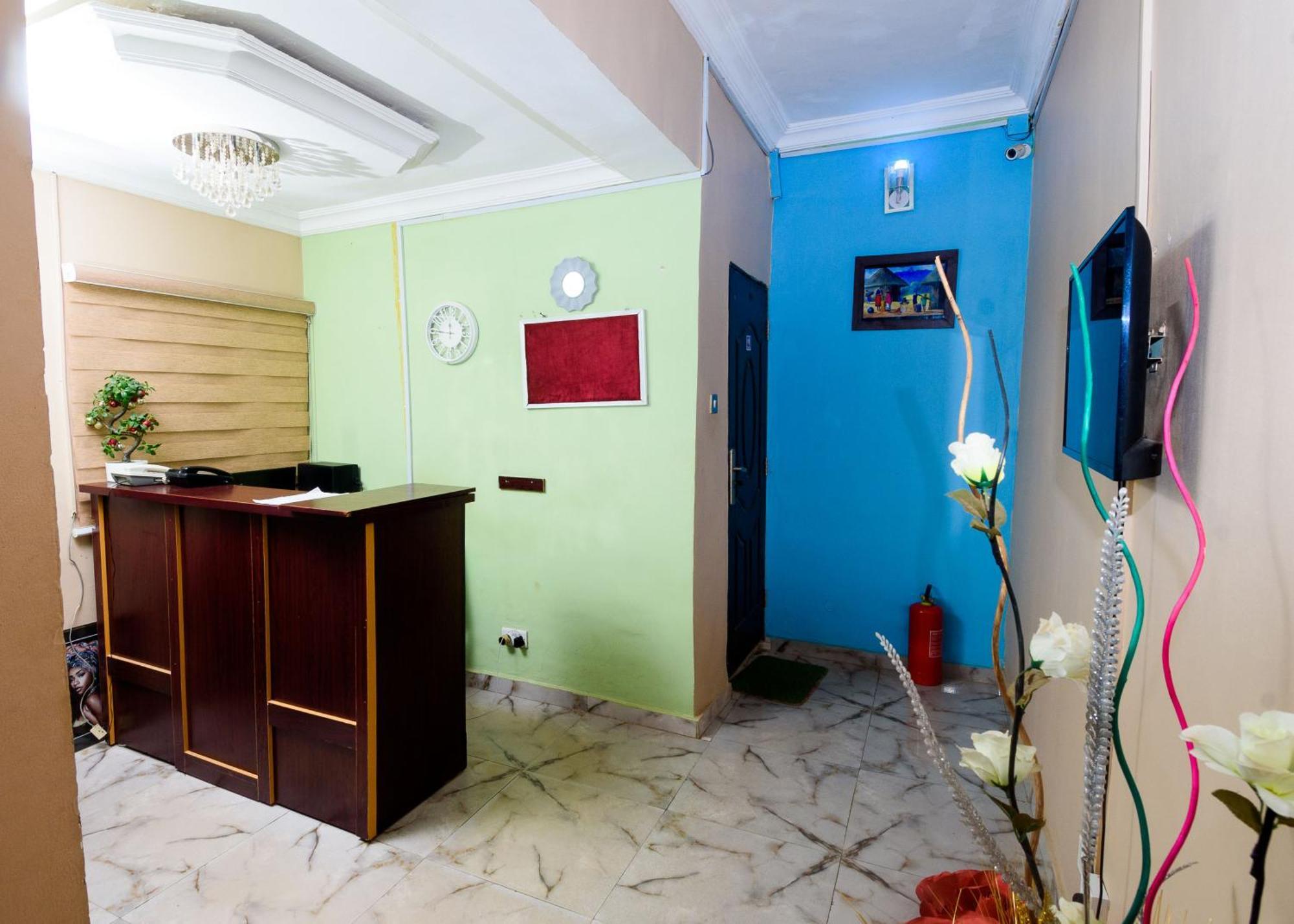 D'Tavern Apartment Ibadan Ngoại thất bức ảnh